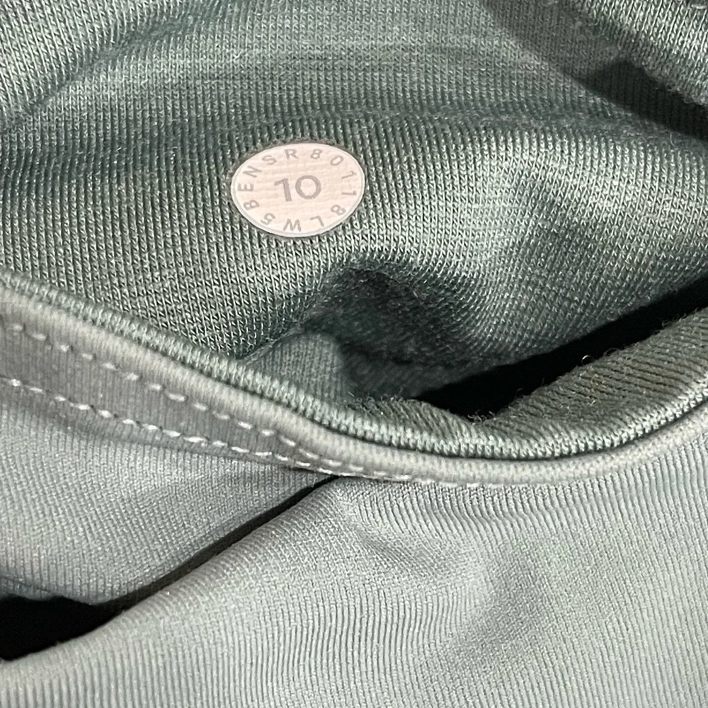 Lululemon Train Times 7/8 Pant Legging 25” Inseam SZ 10 Celedon Green